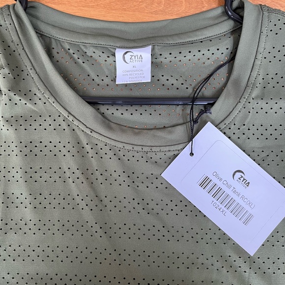 Zyia Olive Chill Tank - Picture 2 of 2